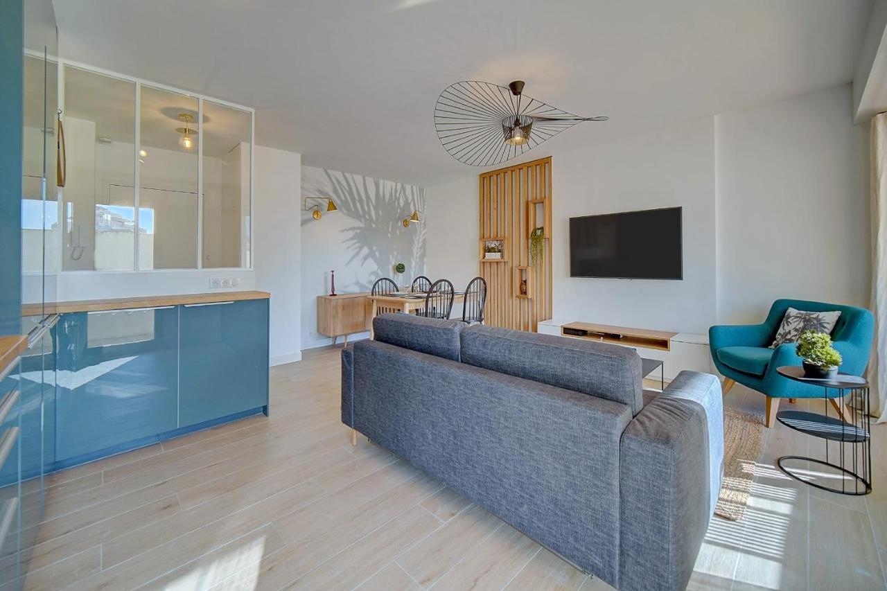 Immogroom- Renovated- Large Terrace- Ac- Shops- Parking Apartment